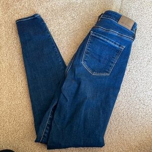 American Eagle Super Hi-Rise Jegging dark wash size 4
